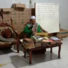 DADAN RAMDAN/PASUNDAN EKSPRES NGAJI PASARAN: Kiayi Muhammad Bahrudin saat mengaji kitab kuning pada kegiatan Ngaji Pasaran di Ponpes Bahrul Ulum Cikondang Desa Mekarwangi Kecamatan Pagaden Barat, Kamis (15/4).