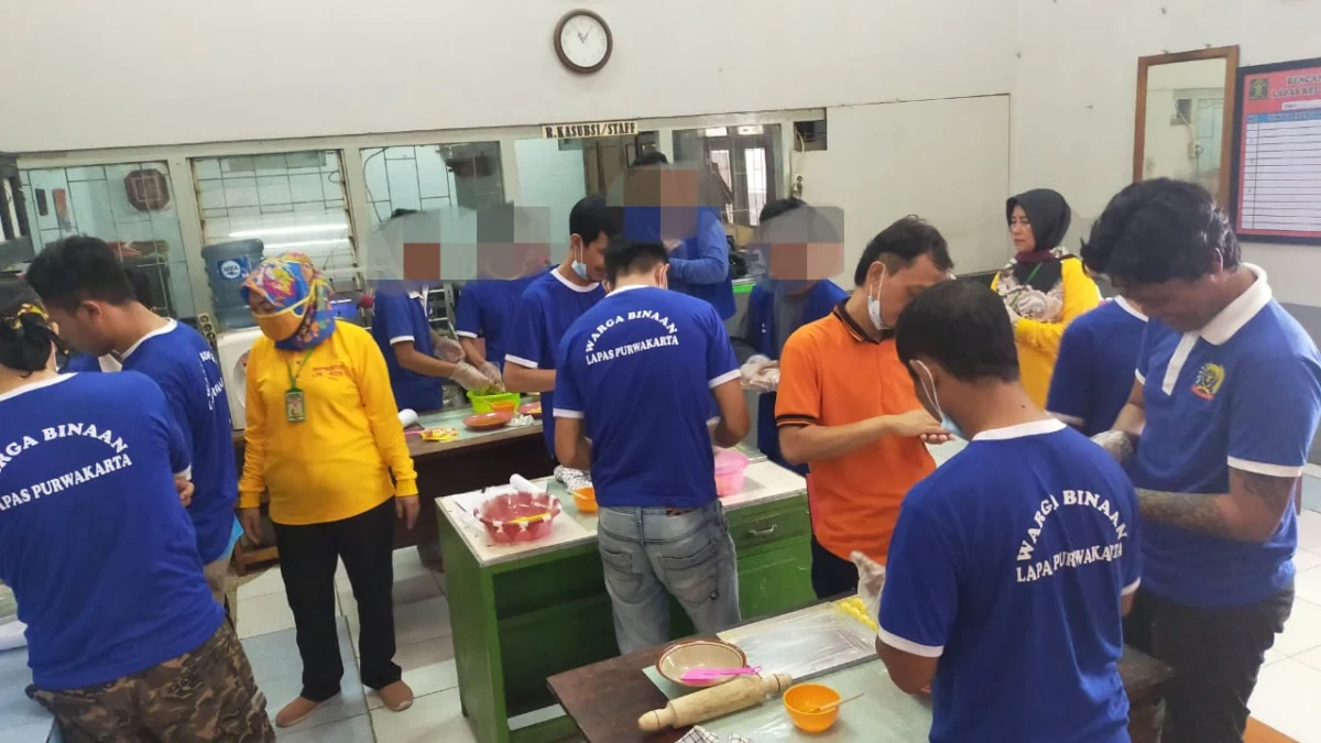 Warga Binaan Lapas Produksi Kue Kering