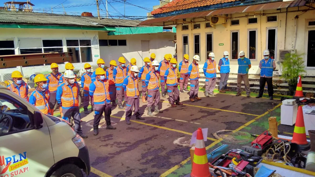 PLN Subang Siagakan Personel Selama Bulan Ramdahan, PLN Mobile Lebih Efesien