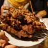 Lezatnya Sensasi Makan Sate Kelinci saat Wisata Kuliner di Lembang Bandung