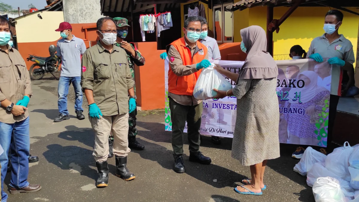 Sambut Idul Fitri, Aqua Subang Berbagi dengan Masyarakat Sekitar