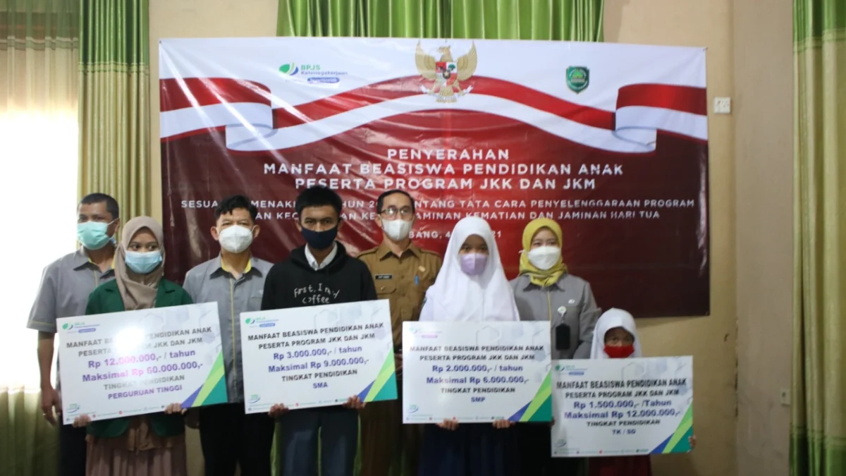 Anak Peserta BP Jamsostek Dapat Beasiswa