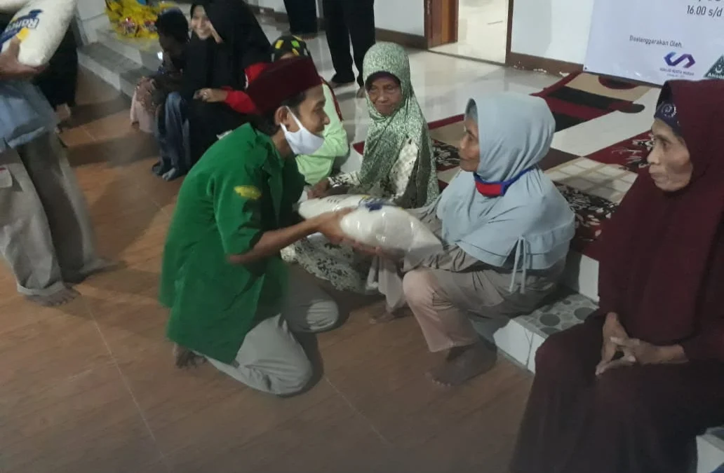 PAC Ansor Cibogo Santuni Anak Yatim dan Dhuafa