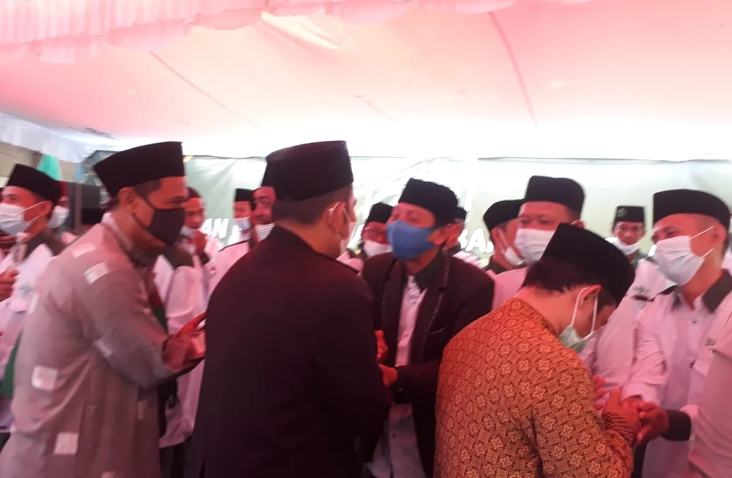 Pengurus MWC NU Legonkulon Dikukuhkan, KH Satibi Minta Koordinasi dengan Pemerintah Setempat