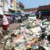 Tumpukan Sampah di Subang Akibat TPA Panembong Ditutup