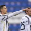 Cristiano Ronaldo Kemasi Mobil Mewahnya, Tanda Tinggalkan Juventus?