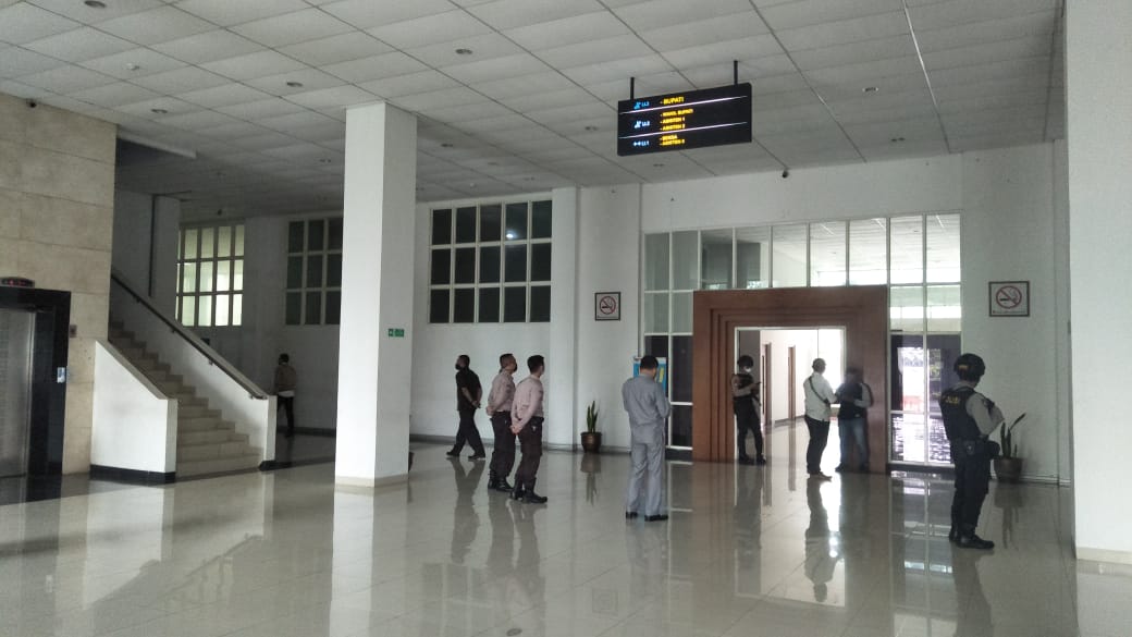 Dijaga Ketat, Gedung Pemkab Bandung Barat Kembali Digeledah KPK