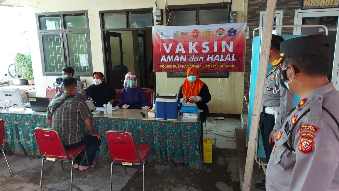 Vaksinasi Massal di Polsek Pusakanagara, Targetkan 300 Warga