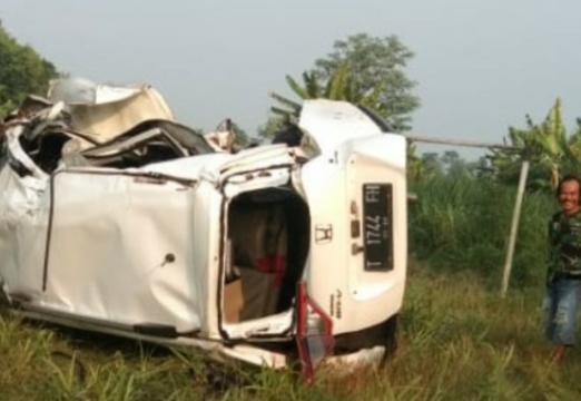 Kereta Api Hantam BR-V di Perlintasan Cipunagara, Sopir asal Karawang Tewas Seketika