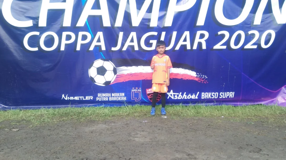 Orang Tua Dukung Anak Berprestasi Sepak Bola