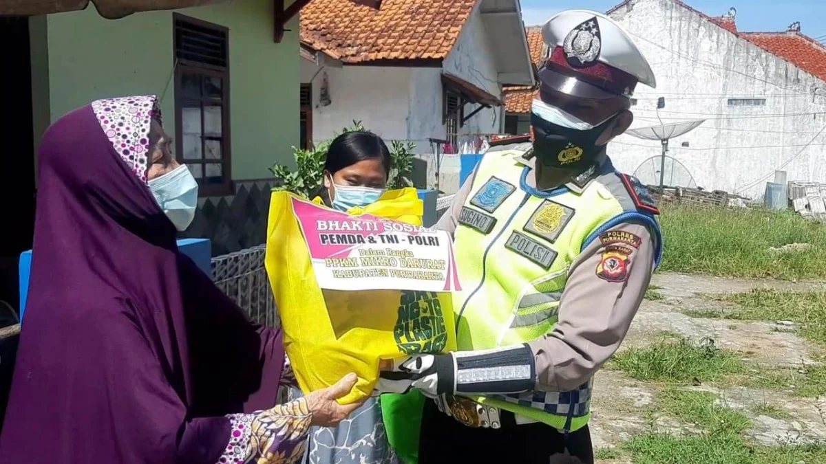 Bantuan Sembako Sasar Warga Kurang Mampu