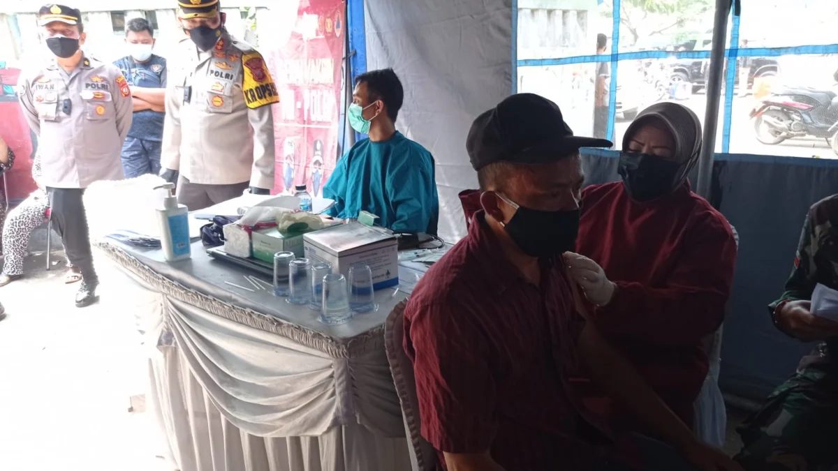 Polres Vaksin Sopir Angkot dan Ojol