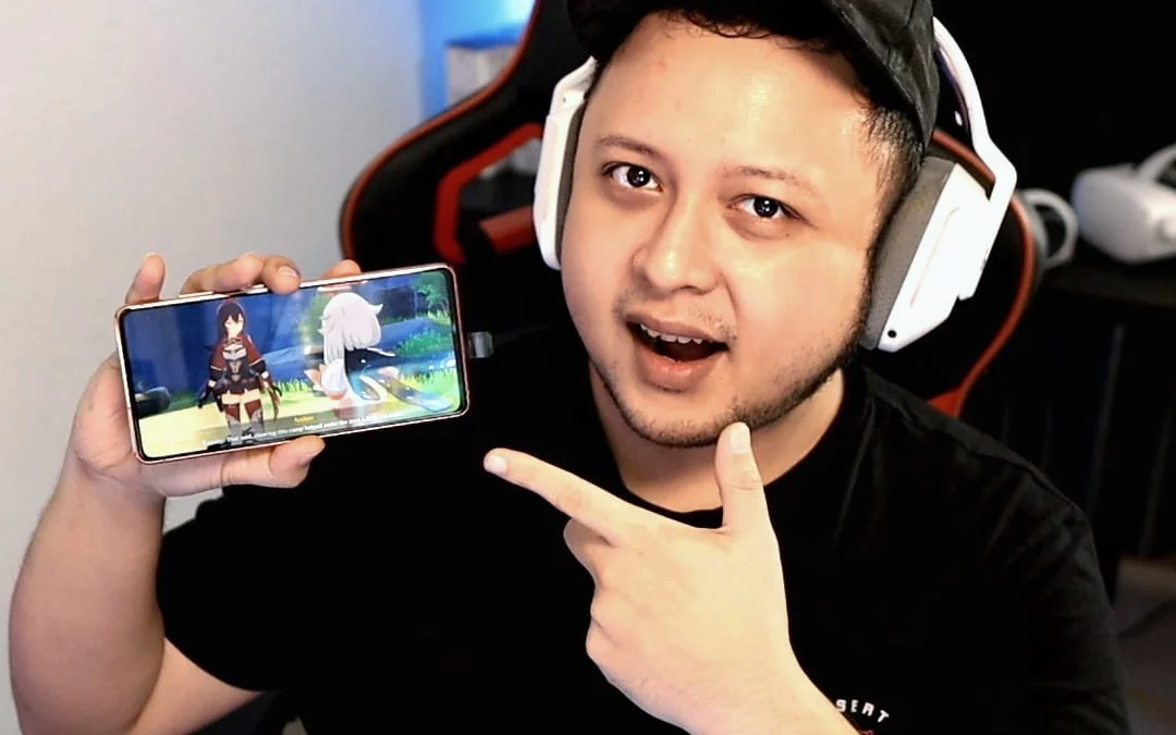 Gamer PokoPow merasa puas saat bermain game dengan Galaxy S20 FE varian Snapdragon 865 yang lancar menjalankan berbagai game hits saat ini