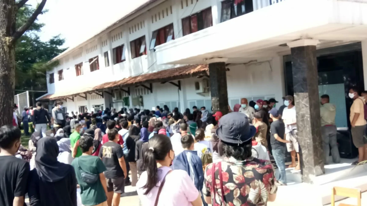 Diduga Panitia Tidak Siap, Vaksinasi di SMAN 2 Sadang Abai Prokes