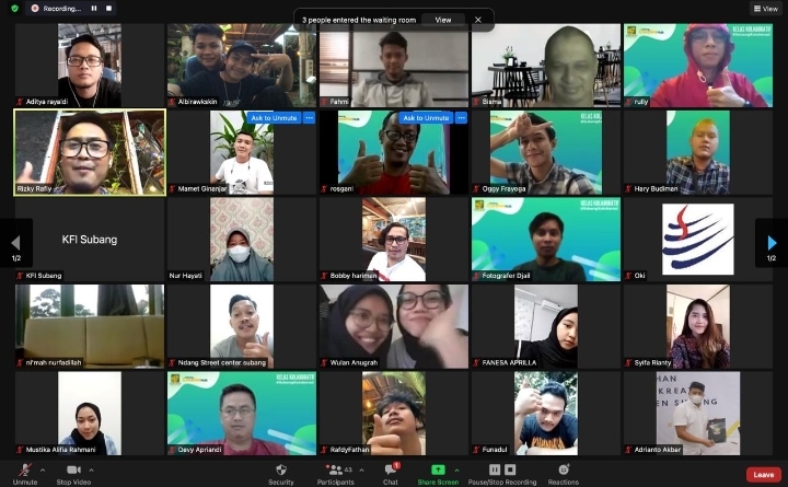 Kelas Kolaboratif Ala Komite Ekraf dan Subang Creative Hub, Gelar Workshop Foto Produk