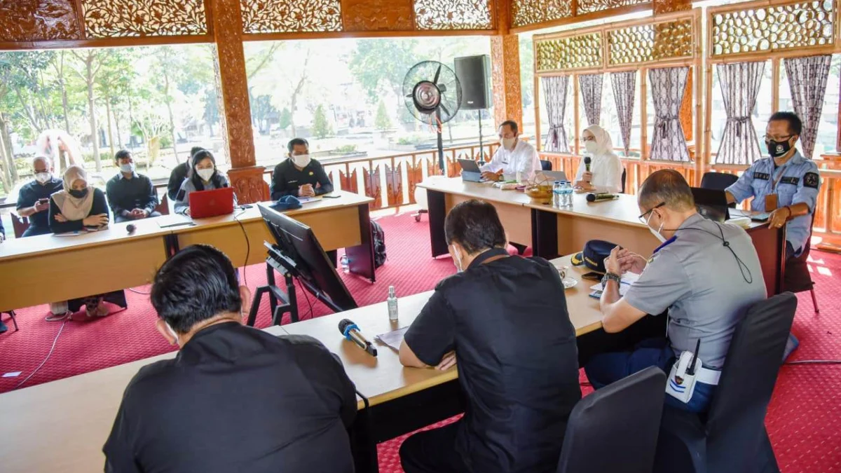 Sinkronisasi Data dan Penanganan Covid-19 Sinkronisasi Data dan Penanganan Covid-19