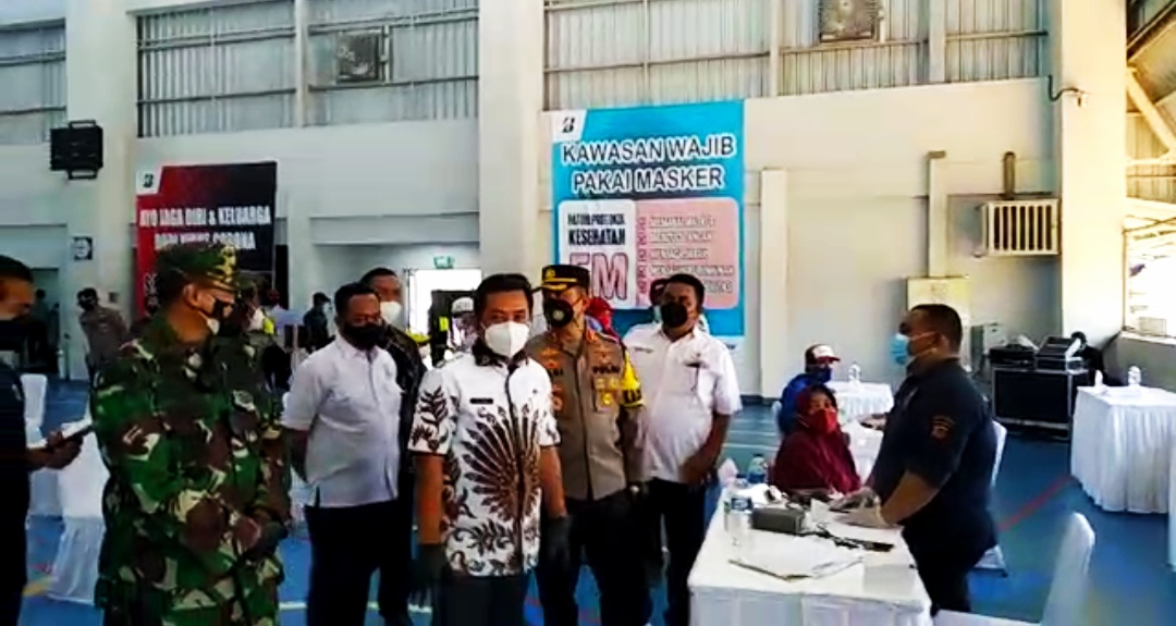 Pemkab Karawang Targetkan Akhir November Warga Karawang Selesai Divaksin