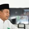 : Wakil Gubernur Uu Ruzhanul Ulum menyaksikan penobatan atau jumenengan Pangeran Handi Raja Keprabon dinobatkan sebagai Sultan Keraton Kaprabonan Cirebon ke-XI yang berlangsung di di Keraton Kaprabonan, Kecamatan Lemahwungkuk, Kota Cirebon, Senin (23/8/2021).