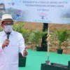 Gubernur Jawa Barat Ridwan Kamil menyaksikan penyerahan salinan Peraturan Pemerintah Nomor 69 tahun 2021 tentang Kawasan Ekonomi Khusus Lido, Rabu (8/9/2021). (Foto: Yogi Prayoga S/Biro Adpim Jabar)