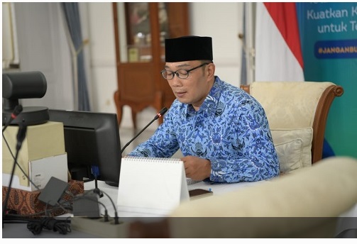 Gubernur Jawa Barat Ridwan Kamil saat mengukuhkan DP Korpri Provinsi Jabar Masa Bakti 2021-2026 via konferensi video dari Gedung Pakuan, Kota Bandung, Rabu (1/9/2021). (Foto: Yogi Prayoga S/Biro Adpim Jabar)