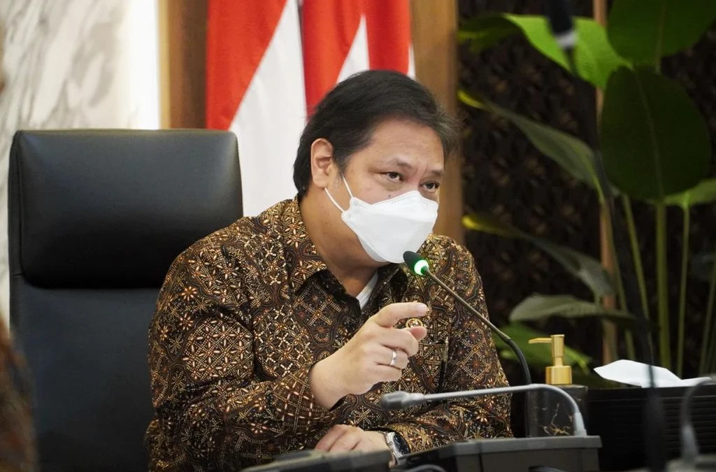 Airlangga Sampaikan Arahan Presiden: Jangan Euforia Karena Covid 19 Terus Menurun