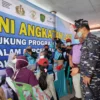 Kolinlamil AL Bersama Bank bjb Kembali Gelar Serbuan Vaksin untuk 2.000 Warga Blanakan