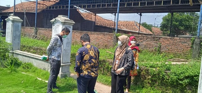 TERGUSUR: Lokasi tanah warga desa tamansari yang bakal dijadikan jalan tol japek 2. USEP SAEPULOH/PASUNDAN EKSPRES