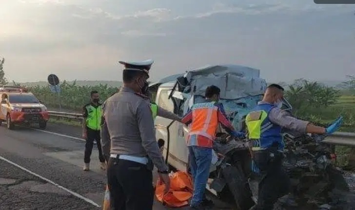 Innalillah! Kecelakaan 3 Mobil Tol Cipali, 2 Meninggal