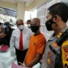 Kapolres Garut AKBP Wirdhanto Hadicaksono menggelar ekspose kasus viral video mesum yang tersebar di media sosial.