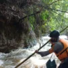 Tim Sar Gabungan Masih Terus Lakukan Pencarian Korban Terseret Arus di Sungai Cikapundung