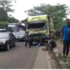 Astaghfirullah, Jangan Berada Di Belakang Truk! Di Tanjakan Nagrog, Truk Mundur Tabrak Pengendara