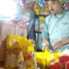 Mulai Langka, Minyak Goreng di Pasar Tradisional Lembang Dijual Rp 20.000 per Liter