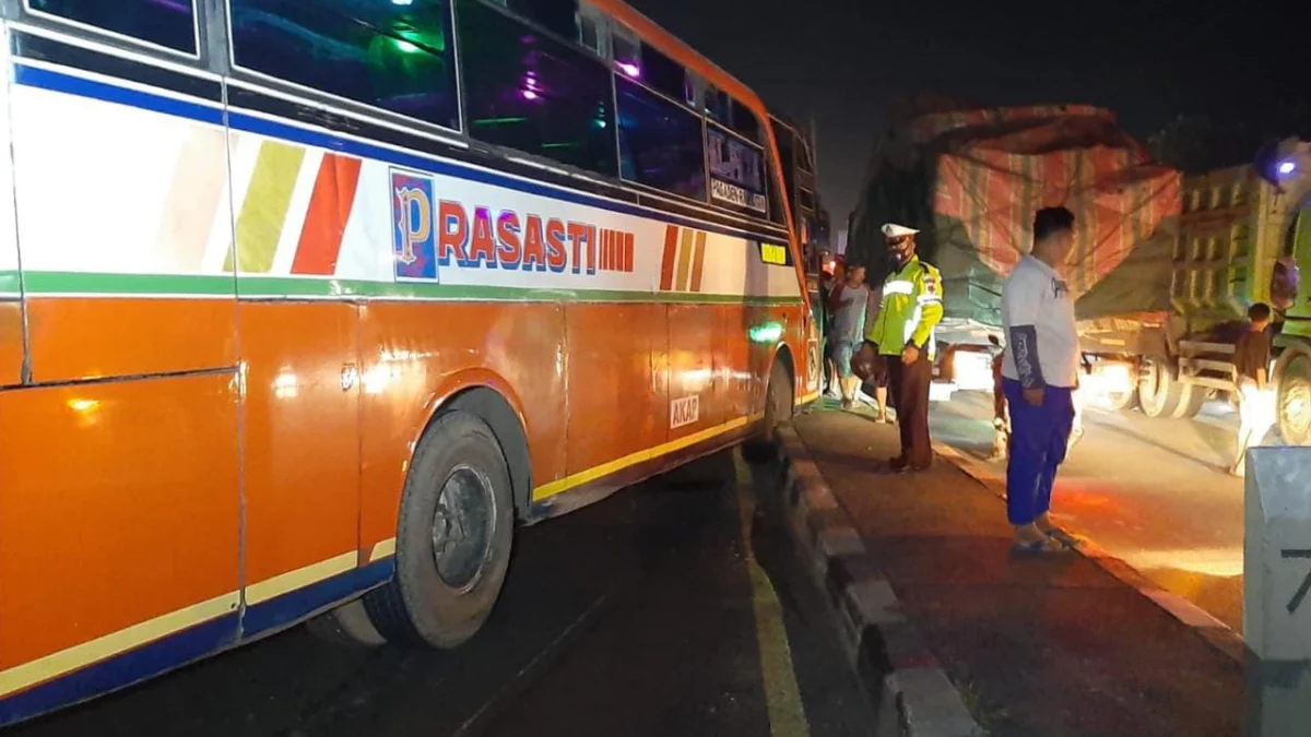 Kronologi Bus Tabrak Motor di Ciasem Subang, Satu Meninggal Satu Luka Berat