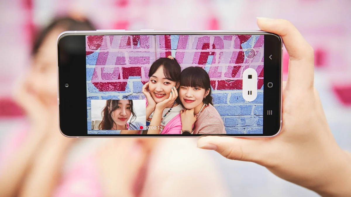 Triple Pro Grade Camera Galaxy S21 FE 5G Siap Dukung Konten Gen Z yang Kreatif dan Inspiratif Jadi Viral