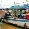 PENURUNAN: Kondisi pelelangan ikan di KUD Mina Fajar Sidik ketika musim panen ikan. Namun kini tengah alami penurunan produksi akibat cuaca dan gelombang tinggi air laut. DOK PASUNDAN EKSPRES