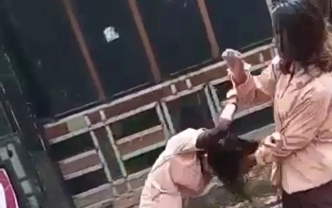 Viral video siswi SMP di Makassar berkelahi