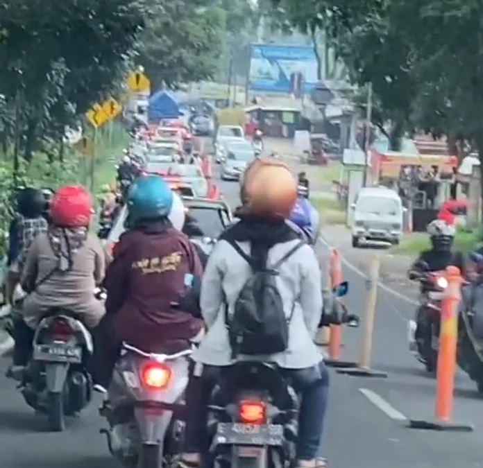 Pantauan Lalu Lintas Subang-Bandung Sore Ini Masih Padat Merayap