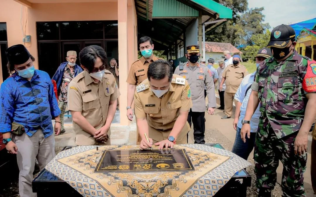 Desa Gintungkerta Karawang Kelola Sampah dengan 3R Secara Swadaya Desa Gintungkerta Karawang Kelola Sampah dengan 3R Secara Swadaya