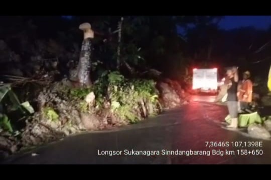 DBMPR Jabar Gercep Tangani Longsor