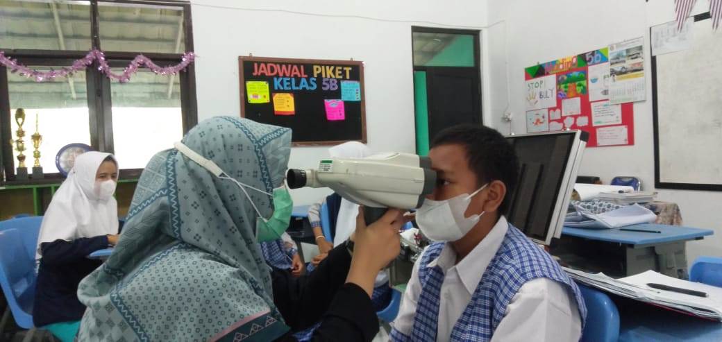 Bikin Prestasi Jadi Menurun, Gadget Ganggu Kesehatan Mata Siswa