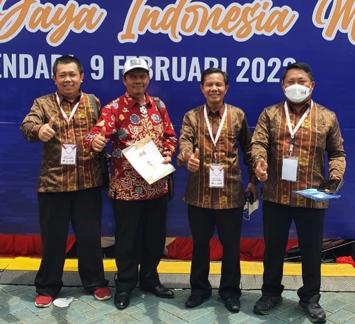 Puncak Hari Pers Nasional: Dirut Rakyat Bengkulu Media Grup HM Muslimin Terima Penghargaan Press Card Number One