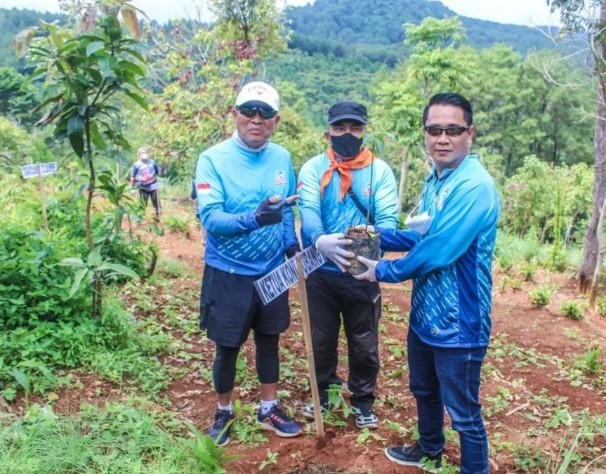 Penanaman 17 Ribu Pohon oleh SAJATI Diganjar Penghargaan Gubernur Jabar