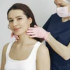 Apa Manfaat Pap Smear Bagi Wanita? Para Istri Wajib Tahu! (ilustrasi check up ke dokter)