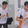 VIRAL Marc Marquez Lahap 'ngemil' Gorengan saat di Lombok! Netizen: Jangan Lupa Kopinya