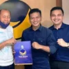 USUNG SAHRUL: Kenangan Sahrul Gunawan ketika bersama Ketua DPD Parta NasDem Saan Mustofa untuk mengusung maju dalam Pilkada Kabupaten Bandung 2019. JABAR EKSPRES