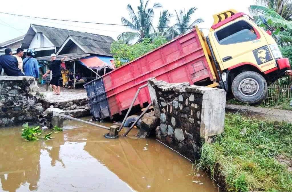 Infrastruktur Daerah Pesisir di Karawang Perlu Perbaikan