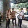 IST FORUM: Ketua Umum FKSS Jawa Barat Ade D Hendriana SH (kedua kiri) bersama Sekretaris Umum FKSS Jawa Barat, Suhaerudin SAg MAP (tengah).