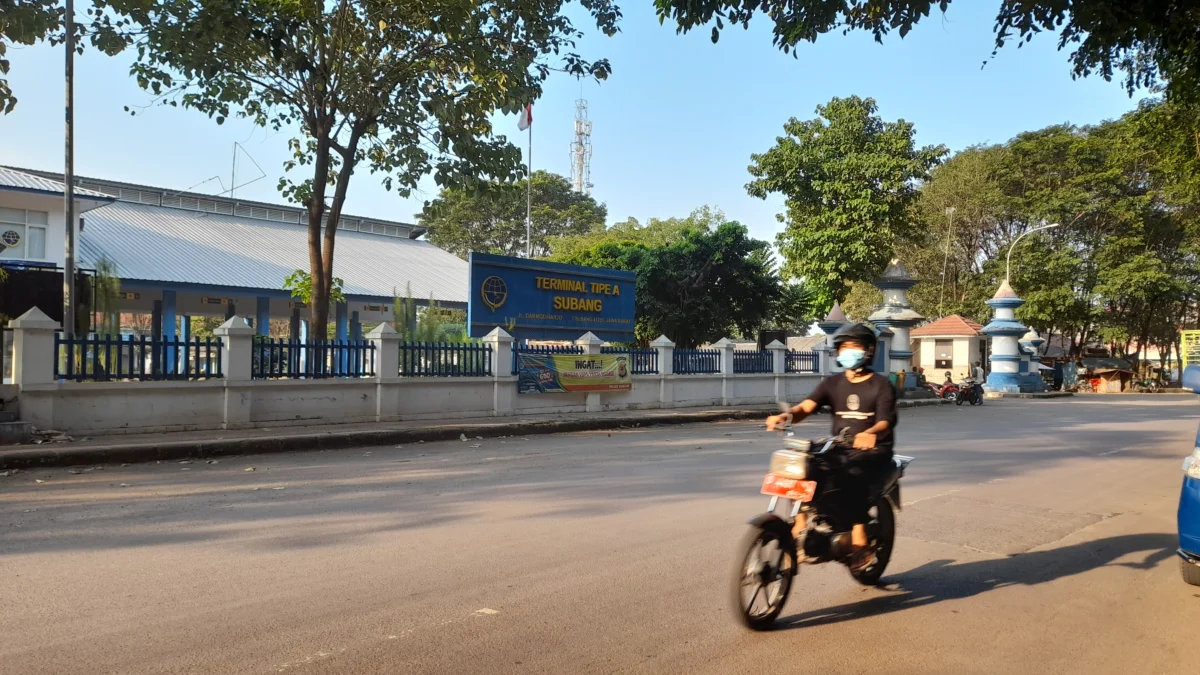 Trayek Angkot di Subang Sengkarut, Pasar Rakyat Sepi Akibat Angkot Tak Masuk Terminal 