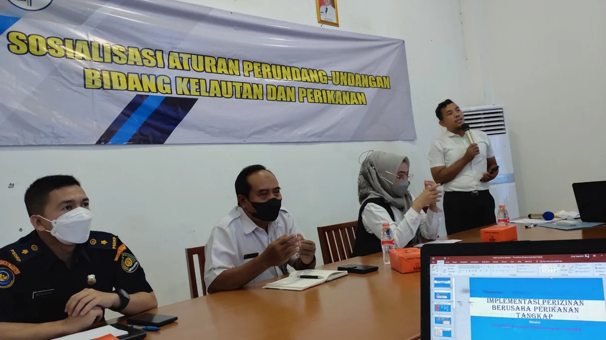 USEP SAEPULOH/PASUNDAN EKSPRES SOSIALISASI: DKP Jabar sosialisasi aturan perundang-undangan bidang kelautan, khususnya tetang perizinan berusaha melalui OSS.