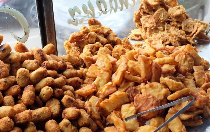 Harga Minyak Goreng Melambung, Pedagang Gorengan Menjerit